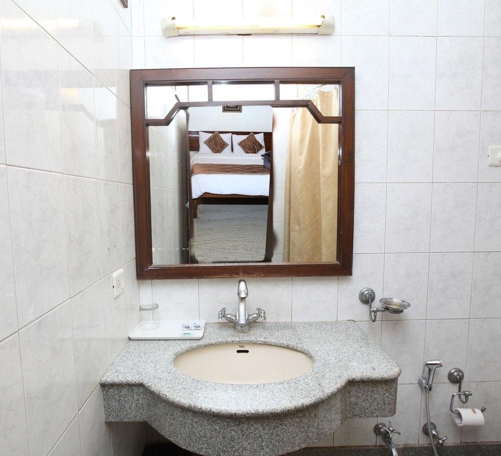 Fabhotel Lord Inn Új-Delhi Kültér fotó