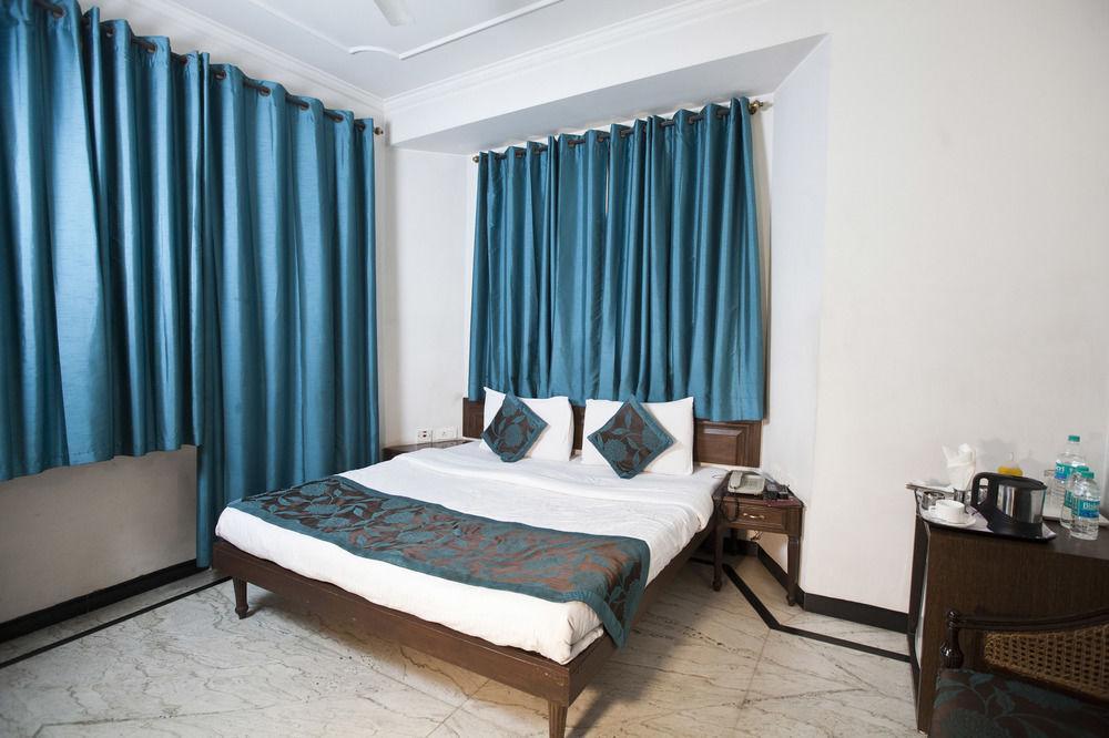 Fabhotel Lord Inn Új-Delhi Kültér fotó